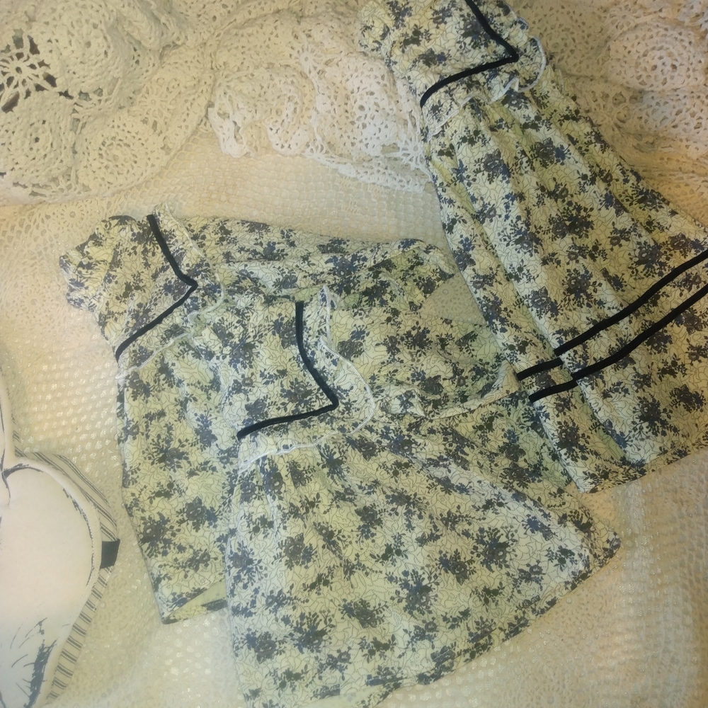Floral Patterned Top - Picture 3 of 8